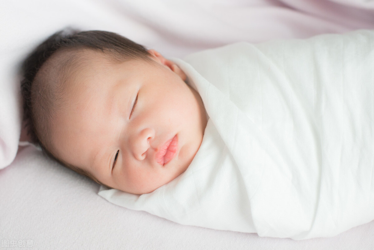 新生儿睡觉(如何让新生儿睡得好) 新生儿睡觉(如何让新生儿睡得好)