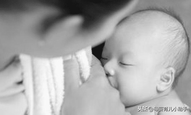 产后溢奶(哺乳期乳房总是溢乳怎么办) 产后溢奶(哺乳期乳房总是溢乳怎么办)