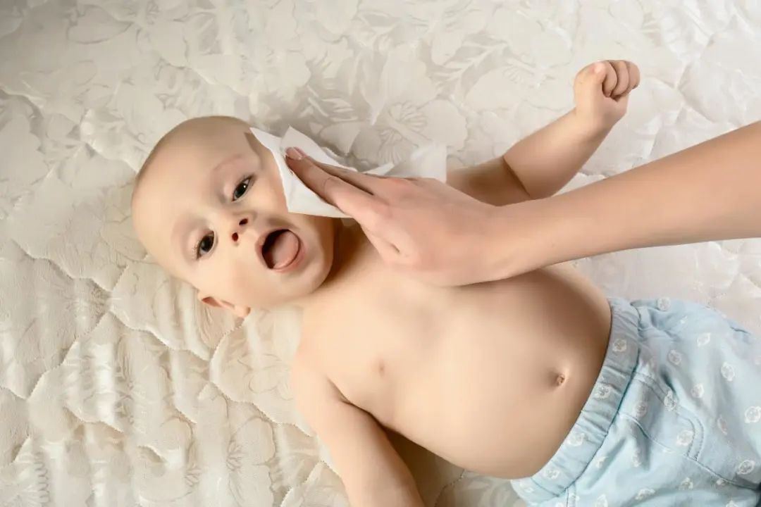 新生儿蜕皮(新生儿为什么会出现蜕皮) 新生儿蜕皮(新生儿为什么会出现蜕皮)