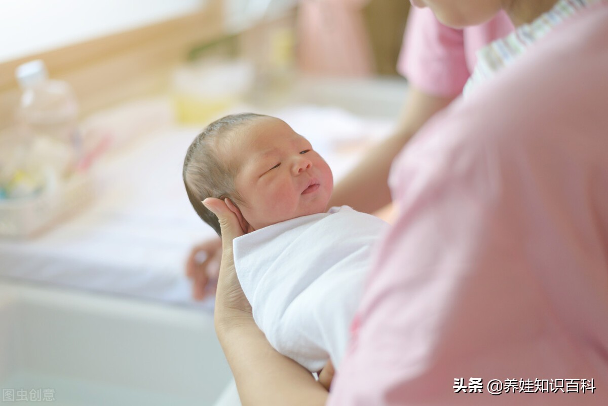 新生儿手凉(新生儿手脚冰凉该不该添衣) 新生儿手凉(新生儿手脚冰凉该不该添衣)