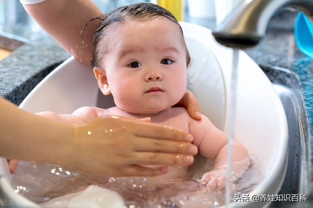 新生儿手凉(新生儿手脚冰凉该不该添衣) 新生儿手凉(新生儿手脚冰凉该不该添衣)