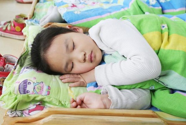 新生儿出汗(宝宝总是大量出汗的真正的原因) 新生儿出汗(宝宝总是大量出汗的真正的原因)