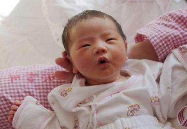 新生儿剃头(让宝宝发质变好的4个方法) 新生儿剃头(让宝宝发质变好的4个方法)