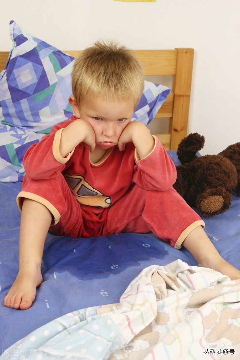 幼儿尿床(小朋友尿床要警惕) 幼儿尿床(小朋友尿床要警惕)