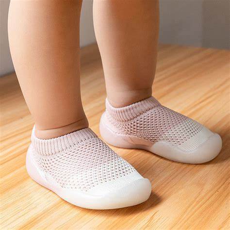 幼儿拖鞋(宝宝穿拖鞋不舒服) 幼儿拖鞋(宝宝穿拖鞋不舒服)