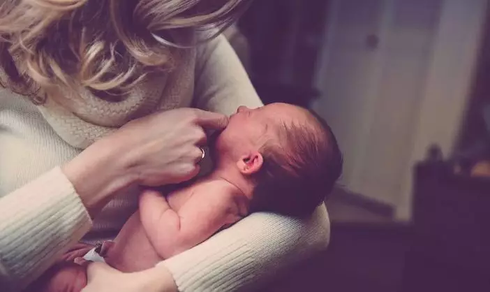 产后开奶手法(催乳下奶超有效的4个穴位) 产后开奶手法(催乳下奶超有效的4个穴位)