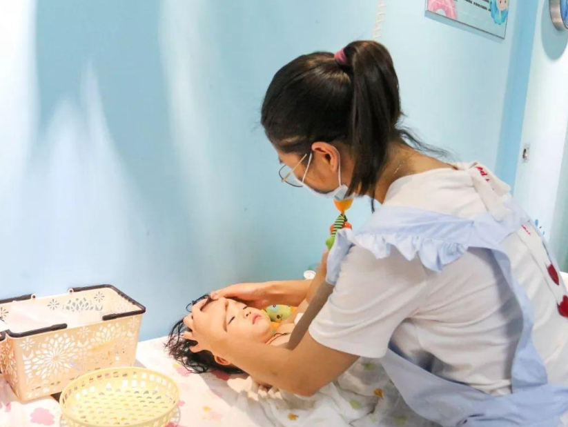 新生儿眼屎(家长一定要注意新生儿眼屎多又黄又粘稠) 新生儿眼屎(家长一定要注意新生儿眼屎多又黄又粘稠)