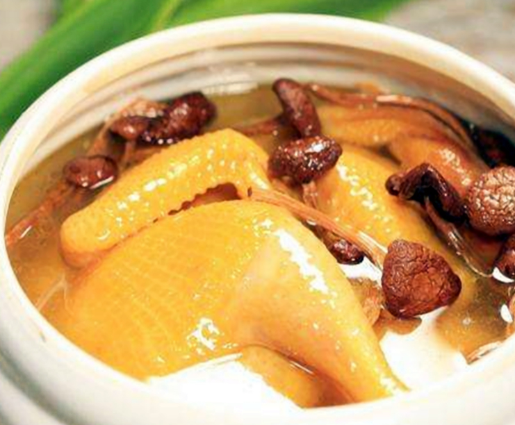 孕妇能吃乌鸡吗(孕妇能吃乌鸡吗,吃乌鸡是不是小孩黑) 孕妇能吃乌鸡吗(孕妇能吃乌鸡吗,吃乌鸡是不是小孩黑)